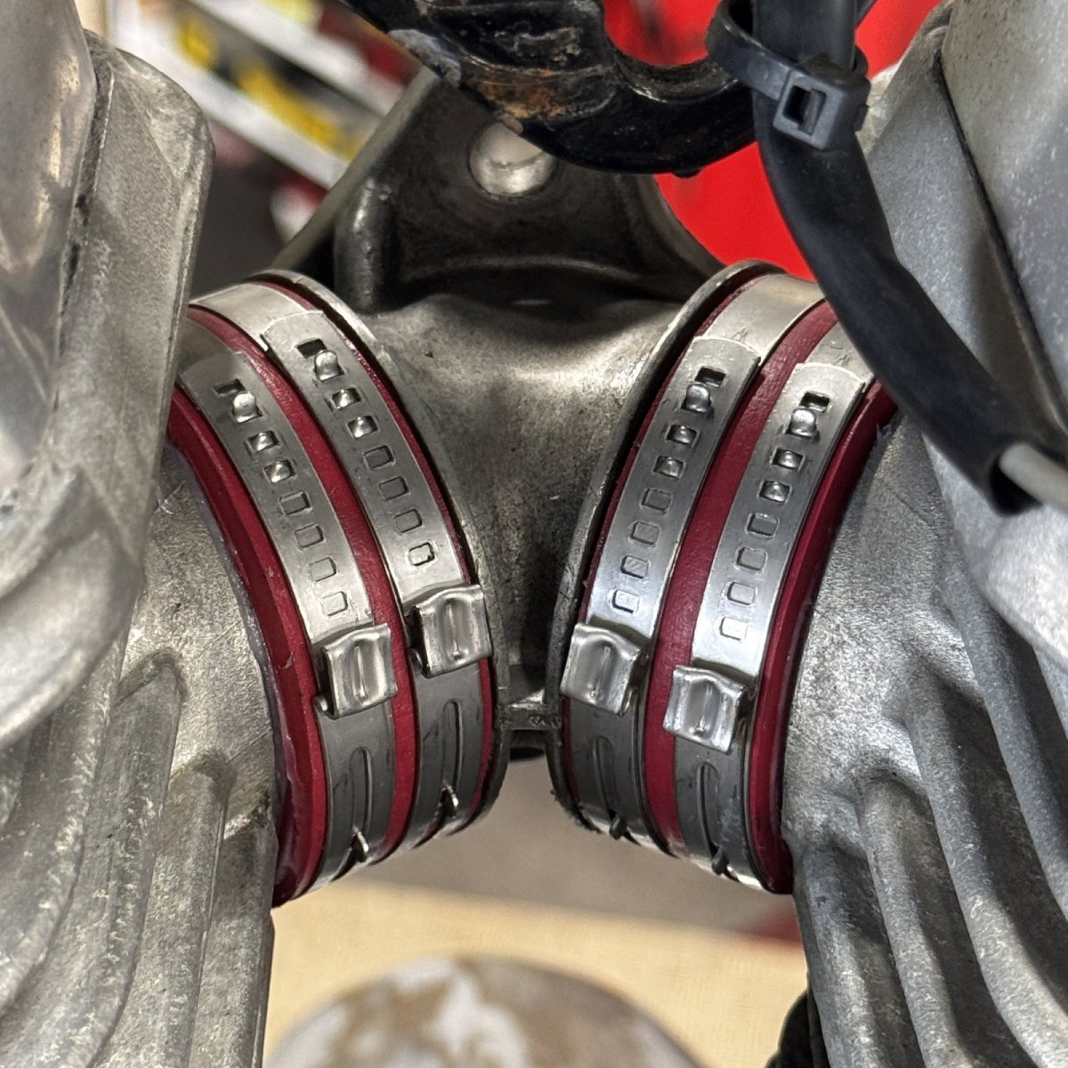 画像3: インテークマニホールド 専用 / セパレートクランプ4個+1個 (3)